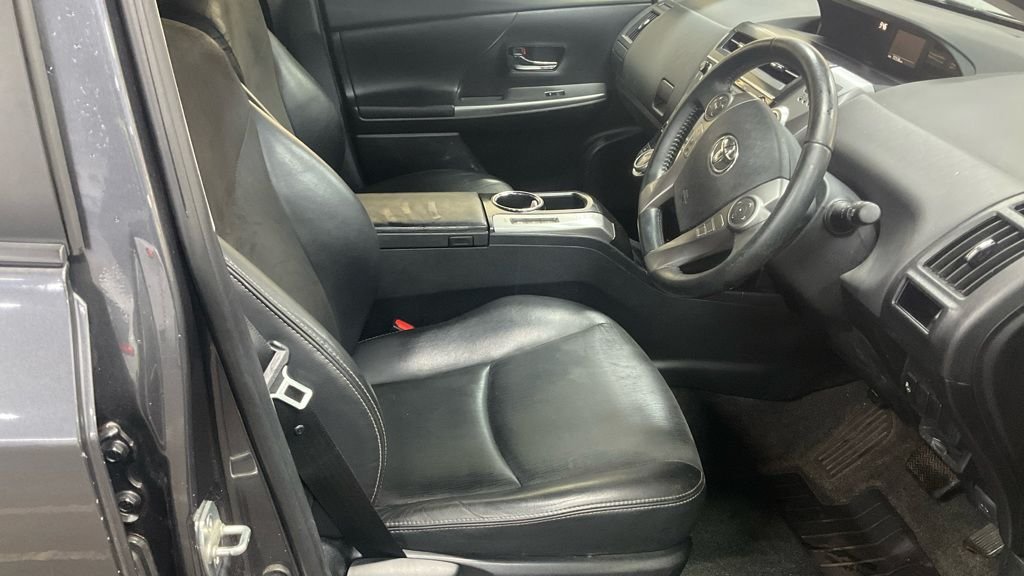 Used Toyota Prius+ 2018 for sale - 76950534: Photo 13