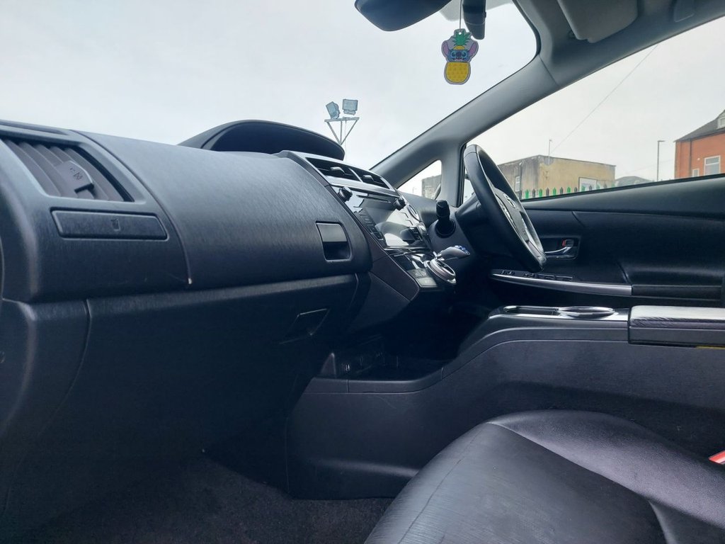 Used Toyota Prius+ 2018 for sale - 76950534: Photo 27