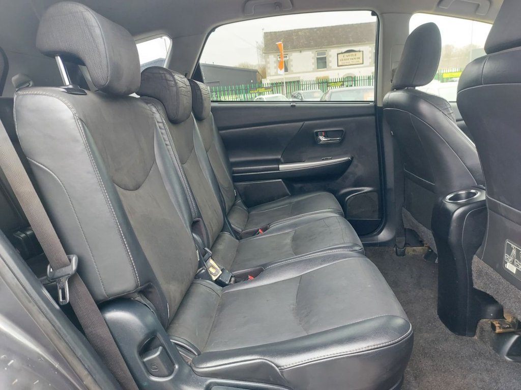 Used Toyota Prius+ 2018 for sale - 76950534: Photo 33