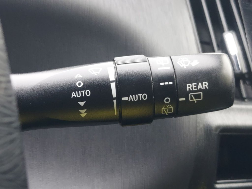 Used Toyota Prius+ 2018 for sale - 76950534: Photo 40