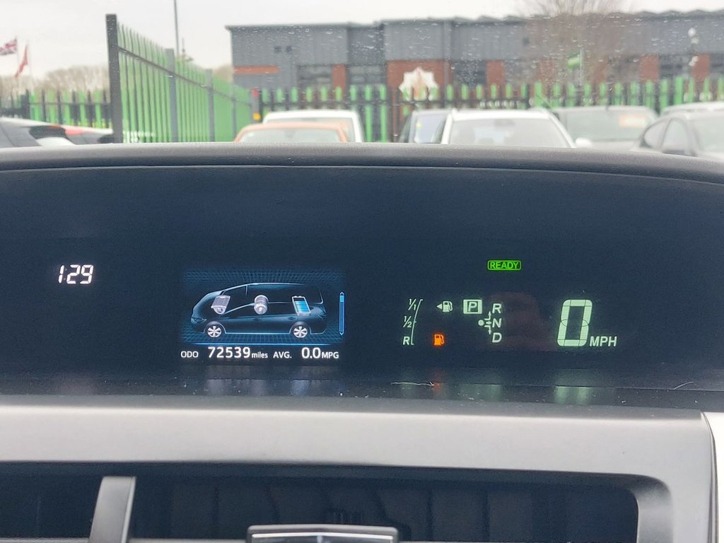 Used Toyota Prius+ 2018 for sale - 76950534: Photo 42