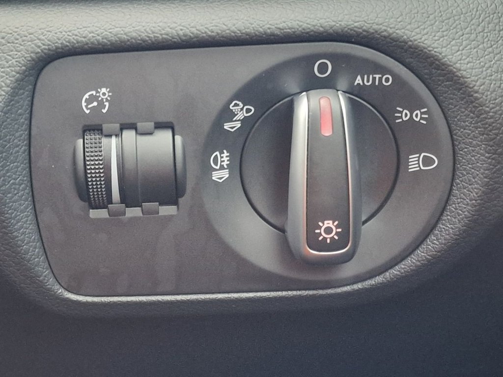 Used Audi Q3 2016 for sale - 76744397: Photo 31