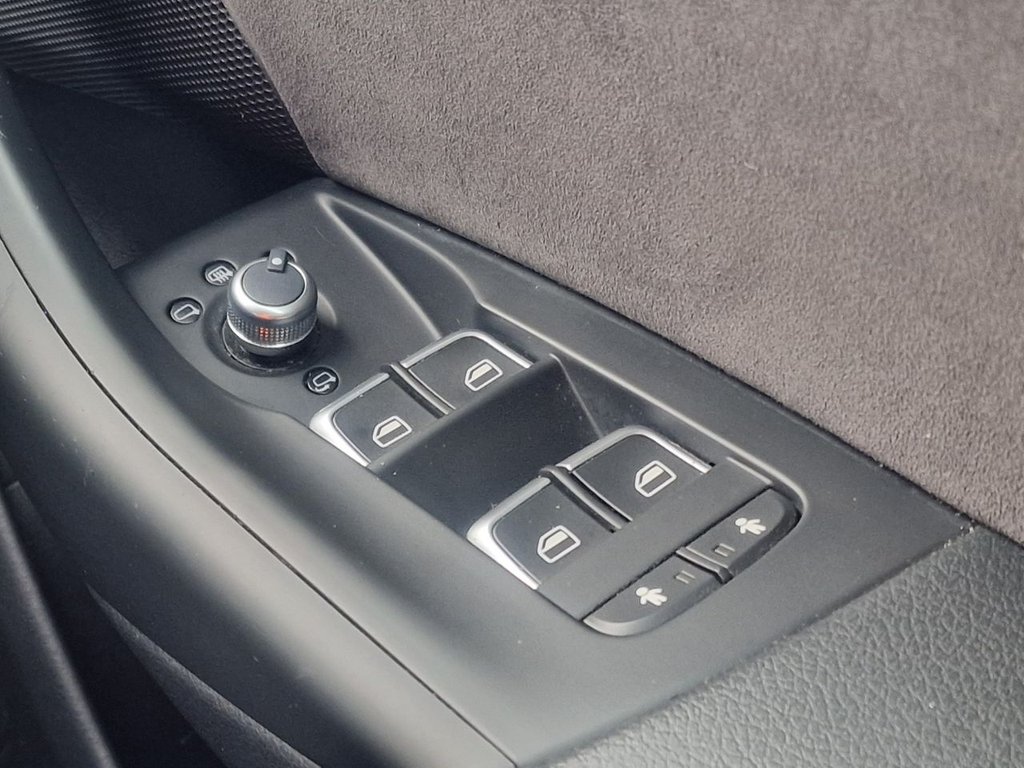 Used Audi Q3 2016 for sale - 76744397: Photo 46