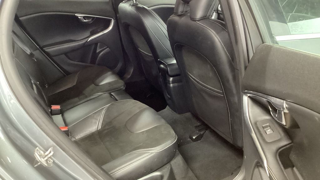 Used Volvo V40 2018 for sale - 76744416: Photo 18