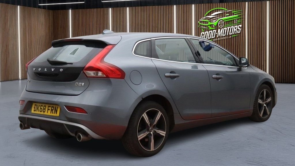 Used Volvo V40 2018 for sale - 76744416: Photo 7