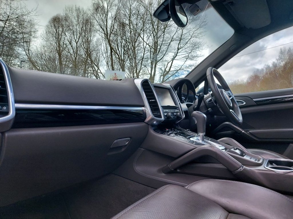 Used Porsche Cayenne 2014 for sale - 77571946: Photo 31