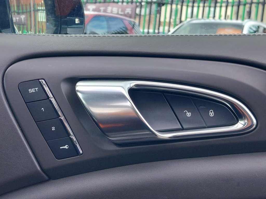 Used Porsche Cayenne 2014 for sale - 77571946: Photo 46