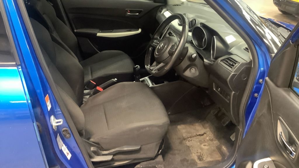Used Suzuki Swift 2018 for sale - 77673627: Photo 14