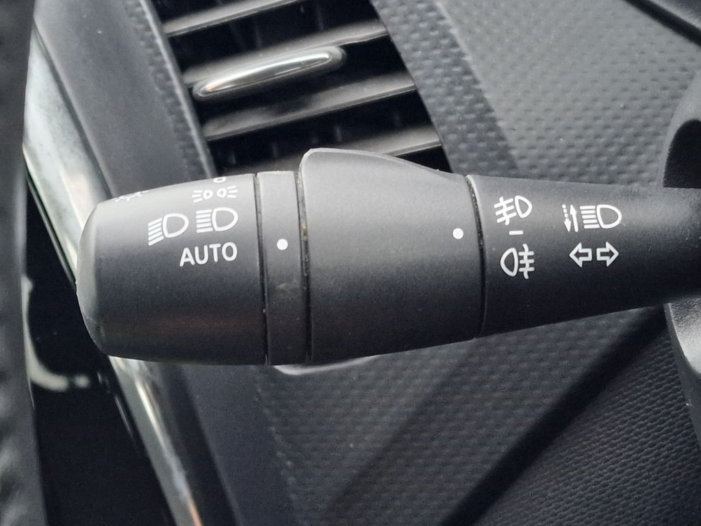 Used Renault Captur 2015 for sale - 76985952: Photo 25