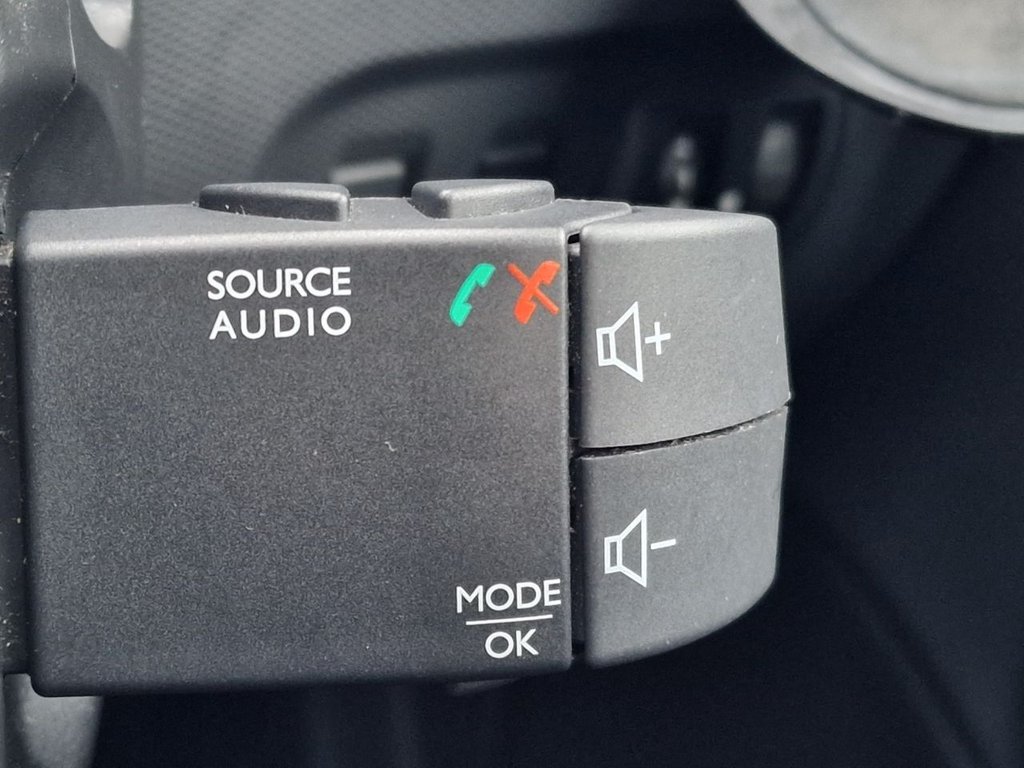 Used Renault Captur 2015 for sale - 76985952: Photo 27