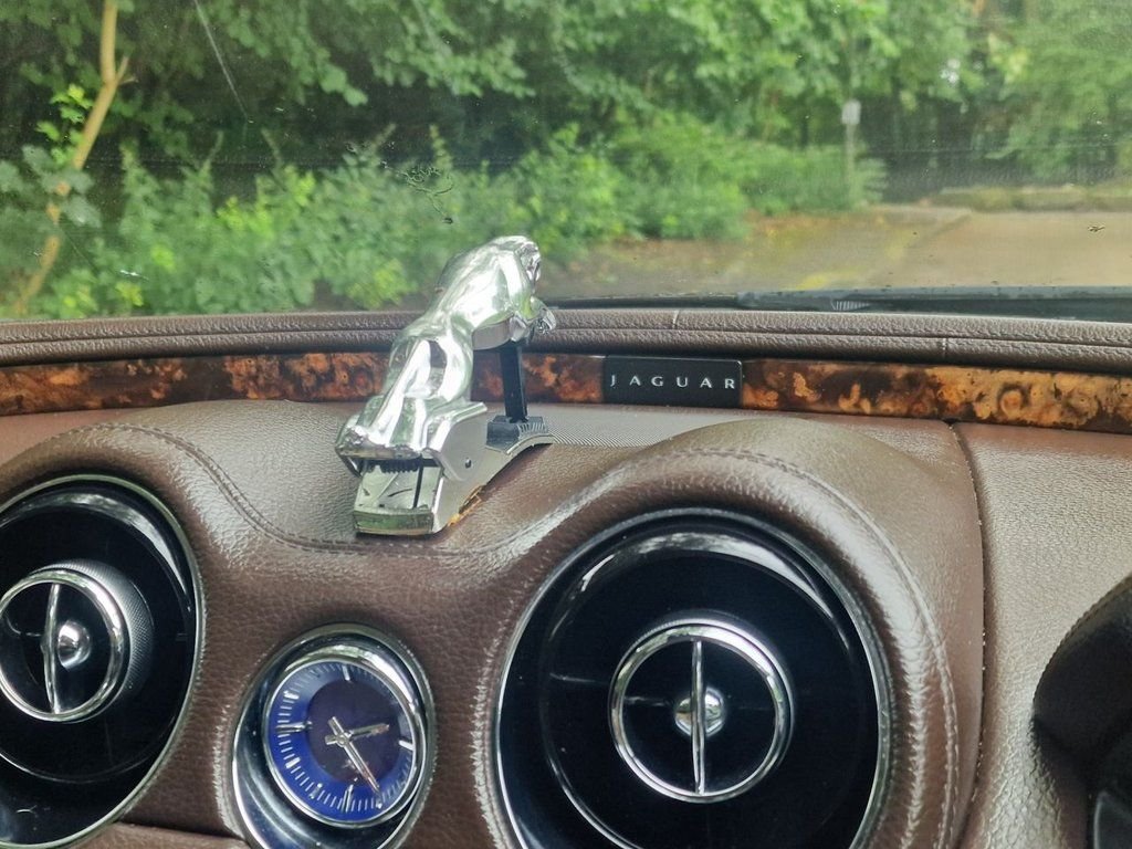 Used Jaguar XJ 2011 for sale - 77263434: Photo 36