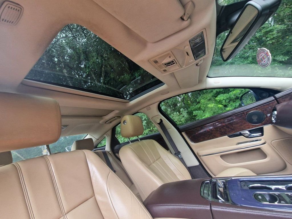 Used Jaguar XJ 2011 for sale - 77263434: Photo 43