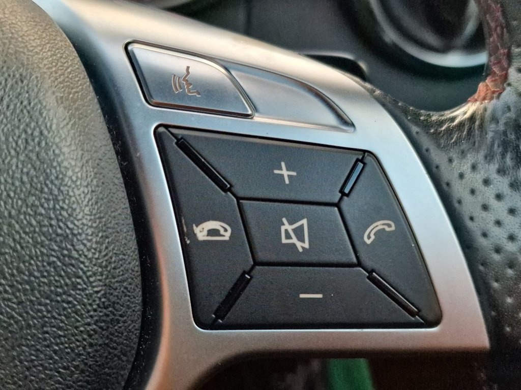 Used Mercedes-Benz SLK 2011 for sale - 76740238: Photo 30