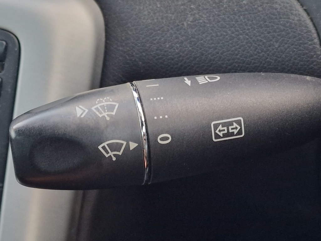 Used Mercedes-Benz SLK 2011 for sale - 76740238: Photo 31