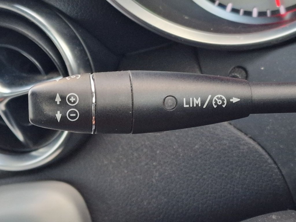 Used Mercedes-Benz SLK 2011 for sale - 76740238: Photo 32