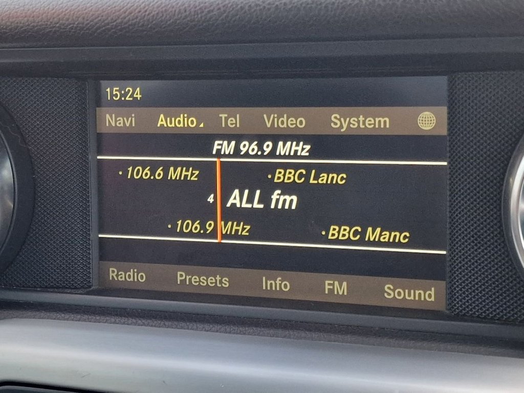 Used Mercedes-Benz SLK 2011 for sale - 76740238: Photo 33