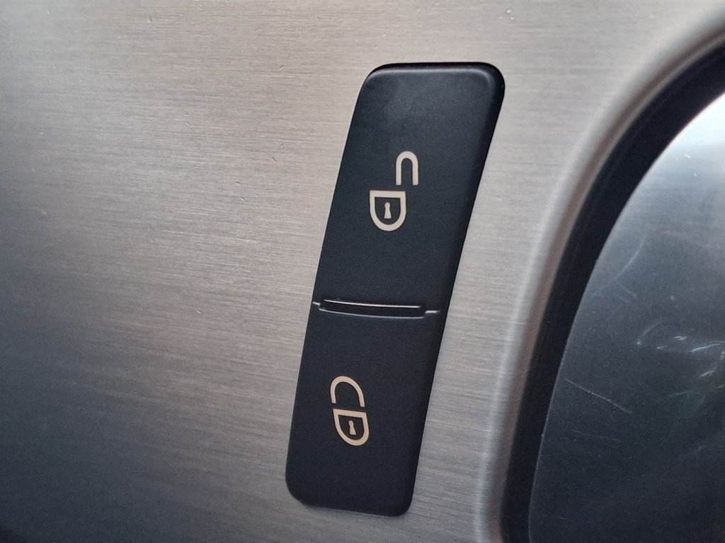 Used Mercedes-Benz SLK 2011 for sale - 76740238: Photo 44