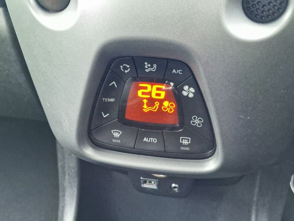 Used Toyota AYGO 2018 for sale - 76744388: Photo 32