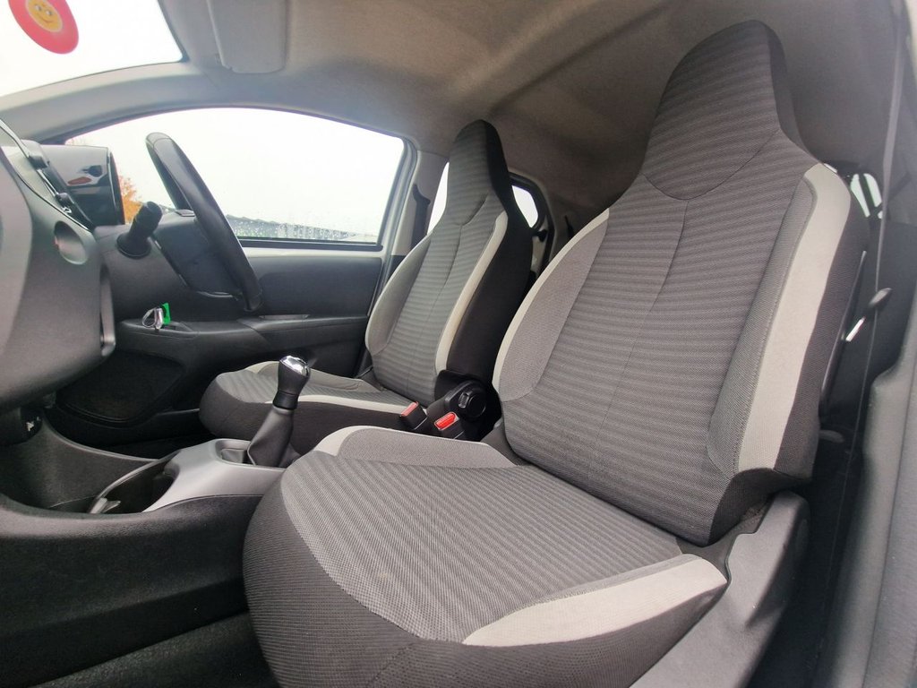 Used Toyota AYGO 2018 for sale - 76744388: Photo 47