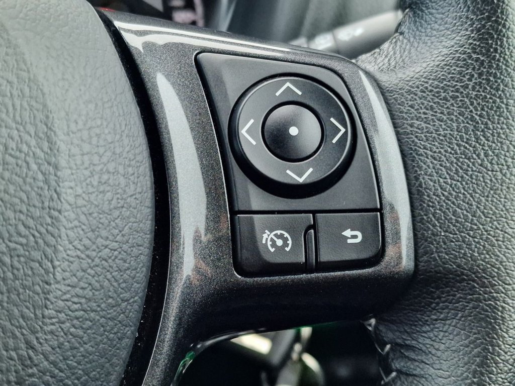 Used Toyota Yaris 2019 for sale - 76740785: Photo 31