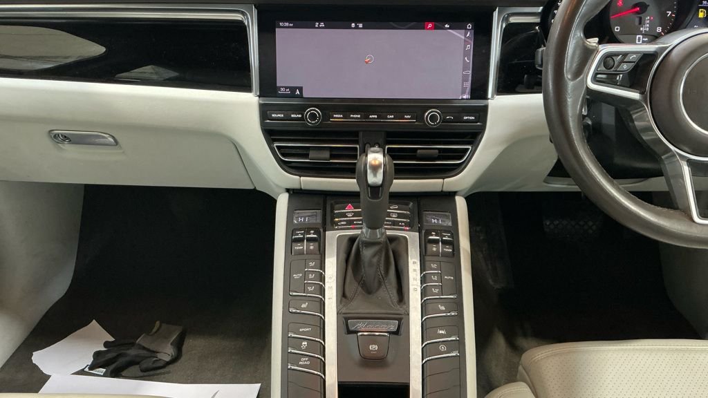 Used Porsche Macan 2020 for sale - 77250599: Photo 19