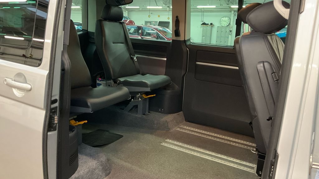 Used Volkswagen Caravelle 2011 for sale - 77188496: Photo 15