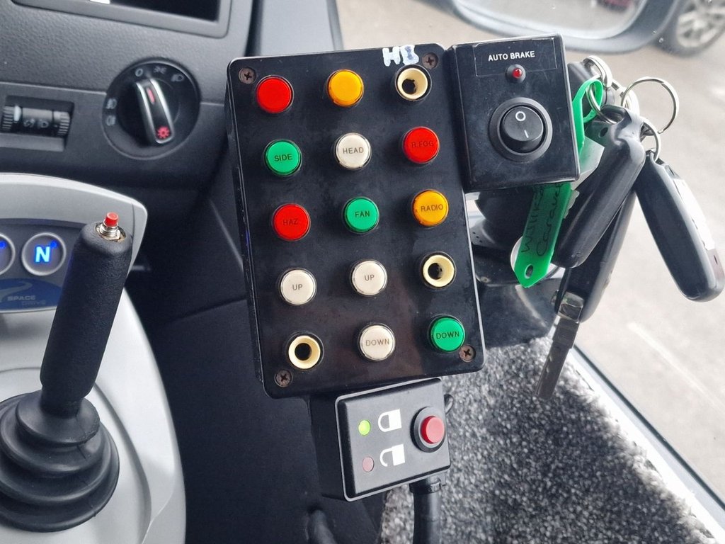 Used Volkswagen Caravelle 2011 for sale - 77188496: Photo 29