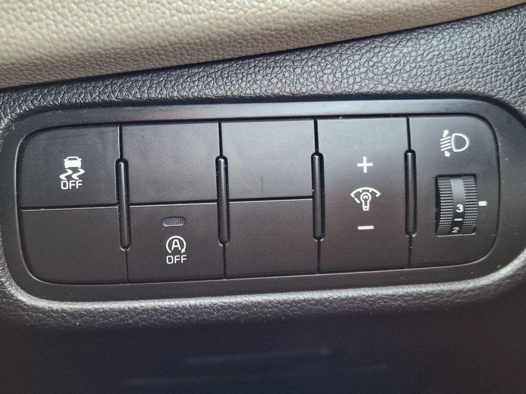 Used Kia Carens 2018 for sale - 76744368: Photo 30