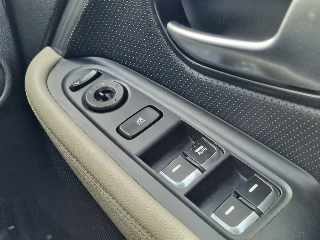 Used Kia Carens 2018 for sale - 76744368: Photo 43