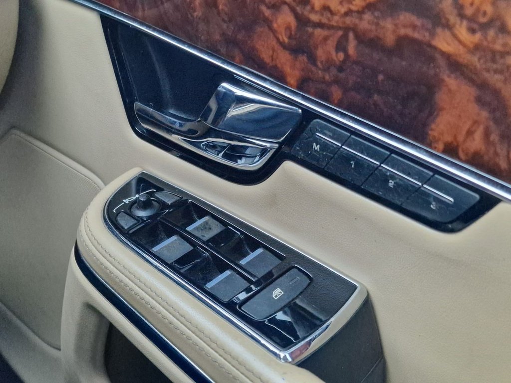 Used Jaguar XJ 2011 for sale - 77477547: Photo 48