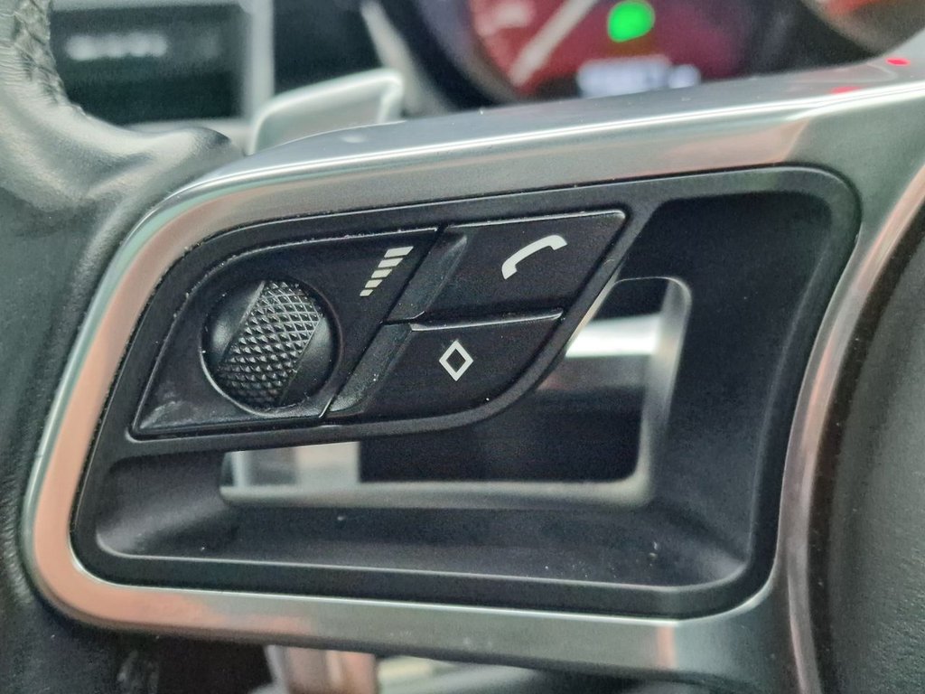 Used Porsche Macan 2018 for sale - 77236492: Photo 31