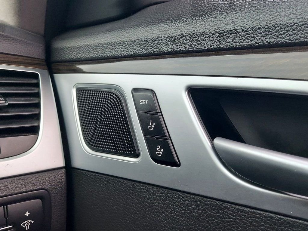 Used Hyundai Genesis 2016 for sale - 76820428: Photo 50