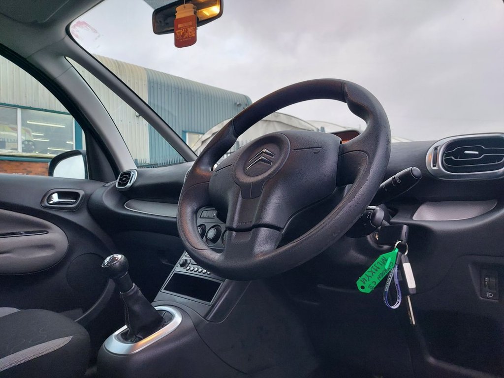 Used Citroen C3 Picasso 2011 for sale - 77250523: Photo 19