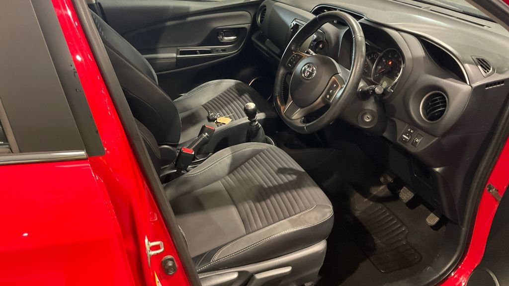 Used Toyota Yaris 2015 for sale - 77703677: Photo 11