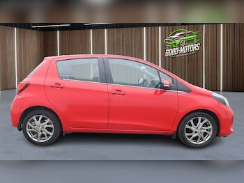 Used Toyota Yaris 2015 for sale - 77703677: Photo