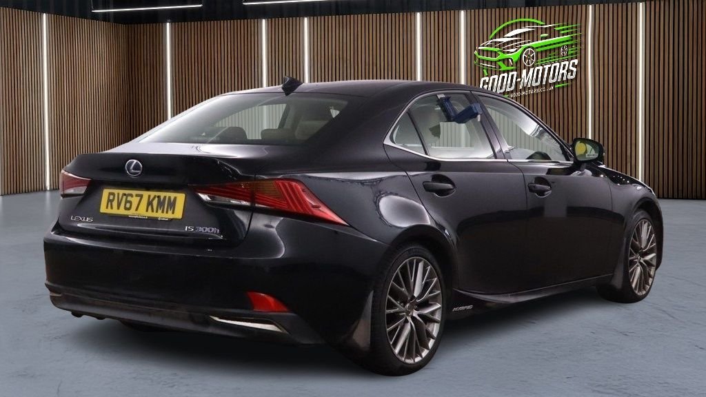 Used Lexus IS 2017 for sale - 76740516: Photo 1
