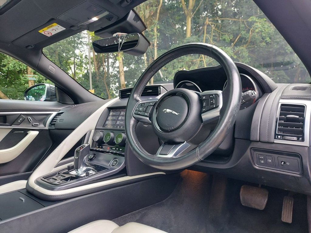 Used Jaguar F-Type 2018 for sale - 76744354: Photo 36