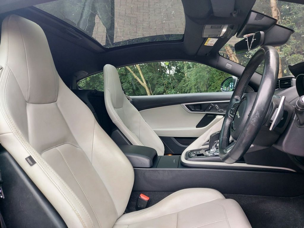 Used Jaguar F-Type 2018 for sale - 76744354: Photo 38