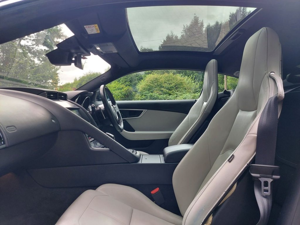 Used Jaguar F-Type 2018 for sale - 76744354: Photo 40