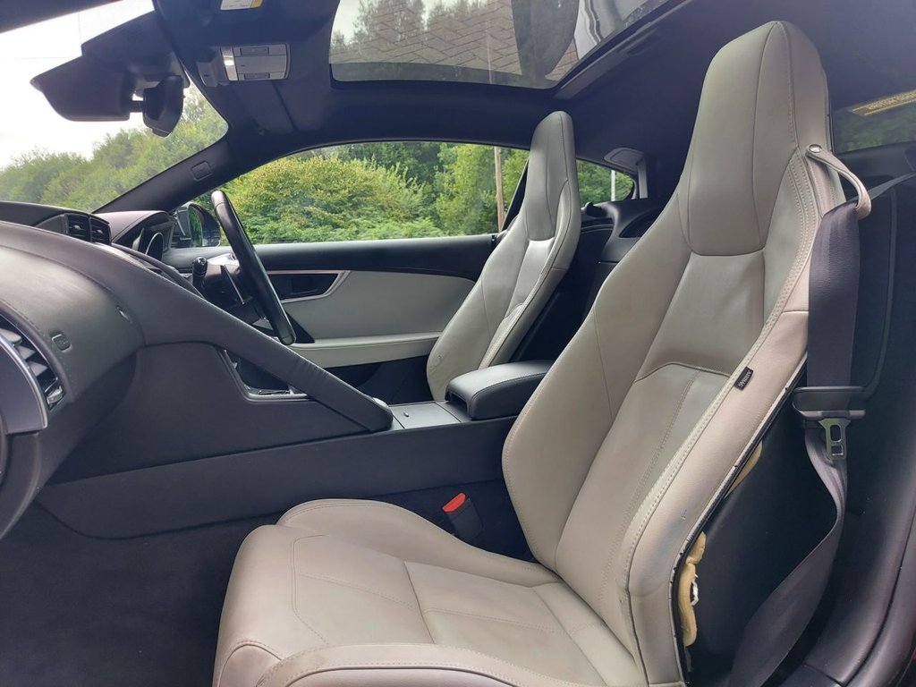 Used Jaguar F-Type 2018 for sale - 76744354: Photo 41