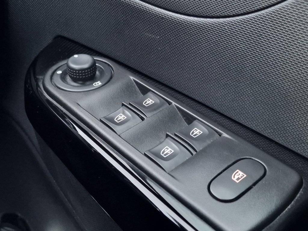 Used Renault Captur 2016 for sale - 76740345: Photo 42