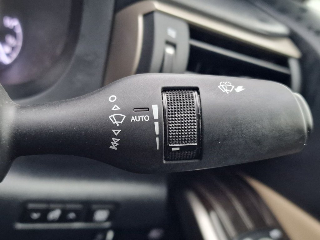 Used Lexus IS 2017 for sale - 77212245: Photo 28