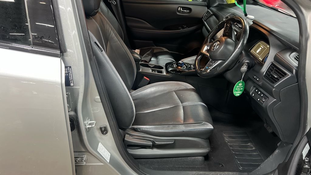 Used Nissan Leaf 2020 for sale - 77122111: Photo 11