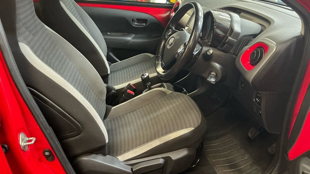 Used Toyota AYGO 2018 for sale - 76740139: Photo 13