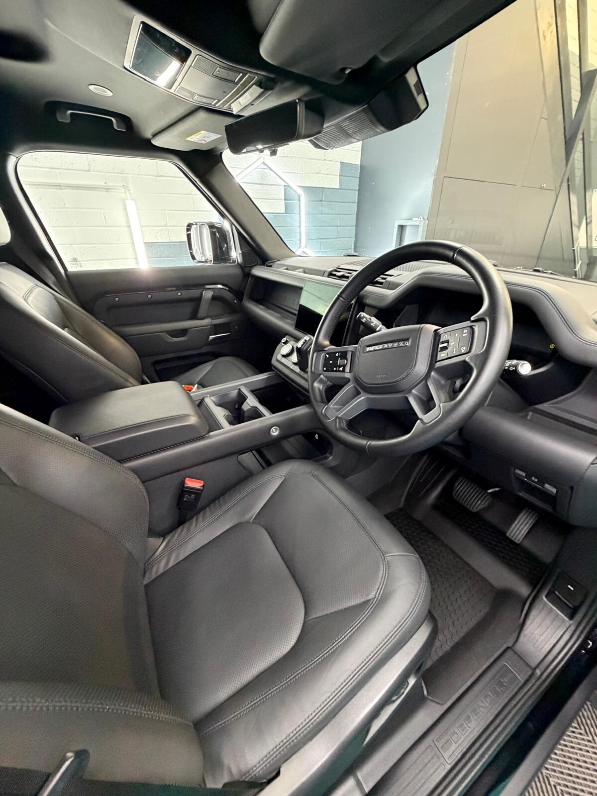 Used Land Rover Defender 2025 for sale - 77946419: Photo 2