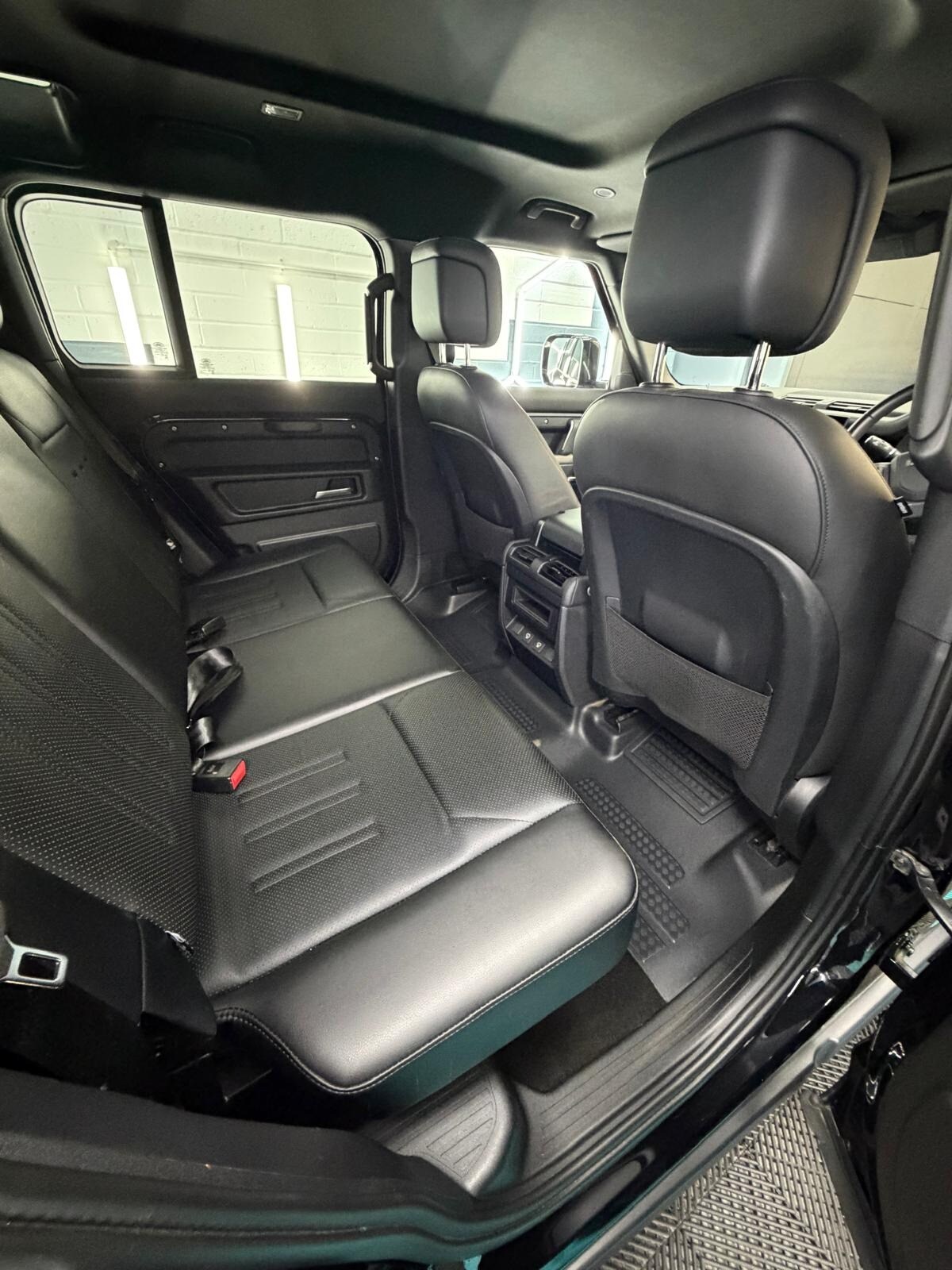 Used Land Rover Defender 2025 for sale - 77946419: Photo 4