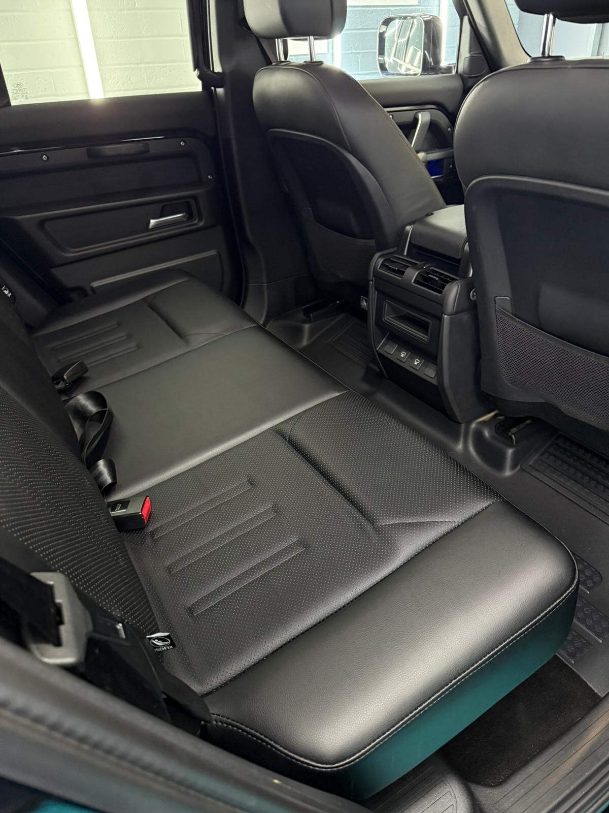 Used Land Rover Defender 2025 for sale - 77946419: Photo 5