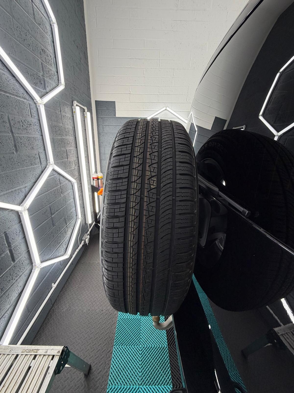 Used Land Rover Defender 2025 for sale - 77946419: Photo 7