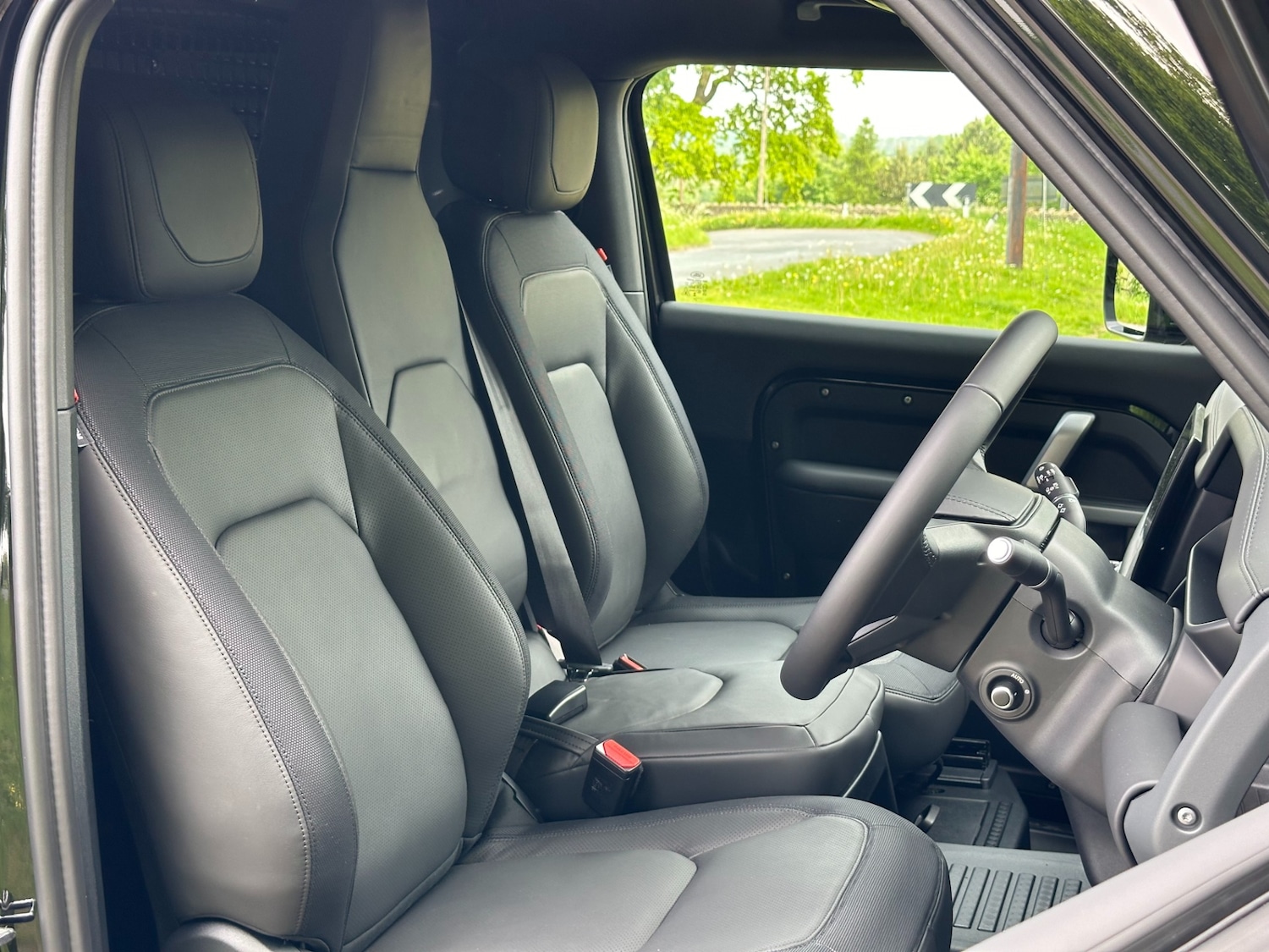 Used Land Rover Defender 2025 for sale - 77019427: Photo 11