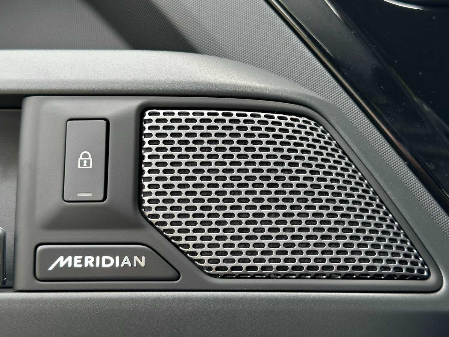 Used Land Rover Defender 2025 for sale - 77019427: Photo 26